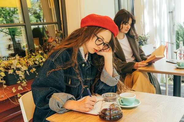 Extensions cheveux tape injectées : conseils de pose et d'entretien