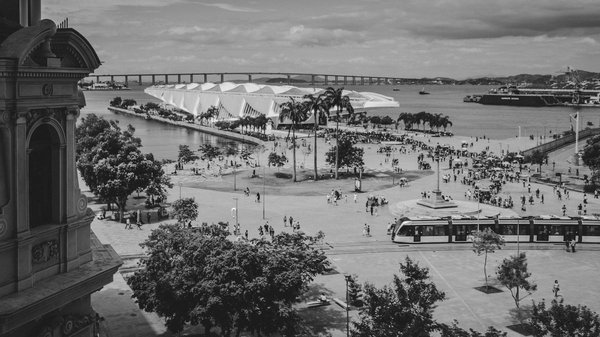 Quels types de services médicaux sont offerts dans ces cliniques privées?