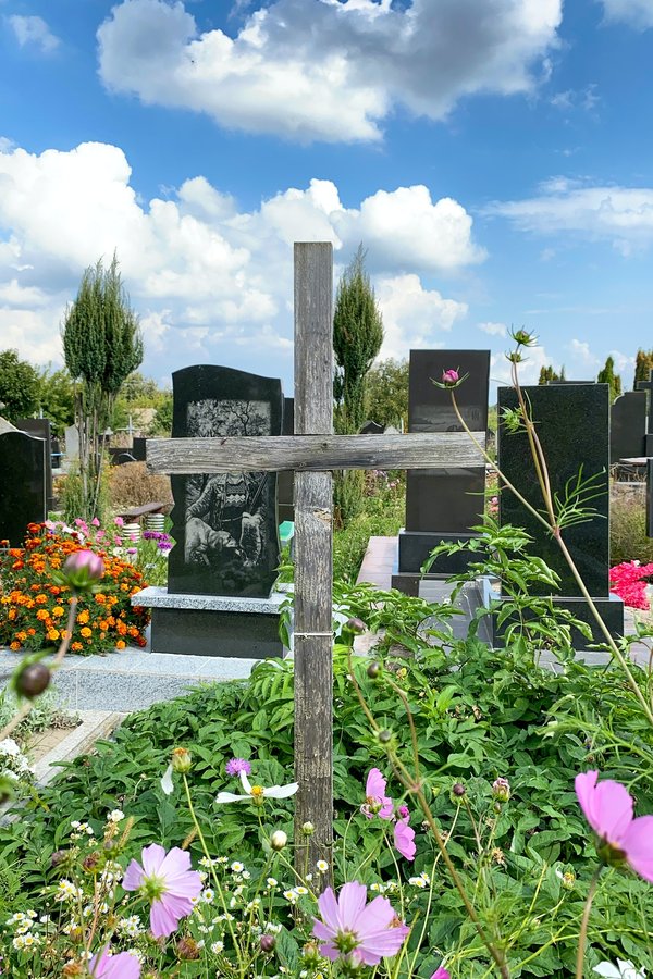 La beauté d'une plaque tombale intemporelle et sa signification symbolique