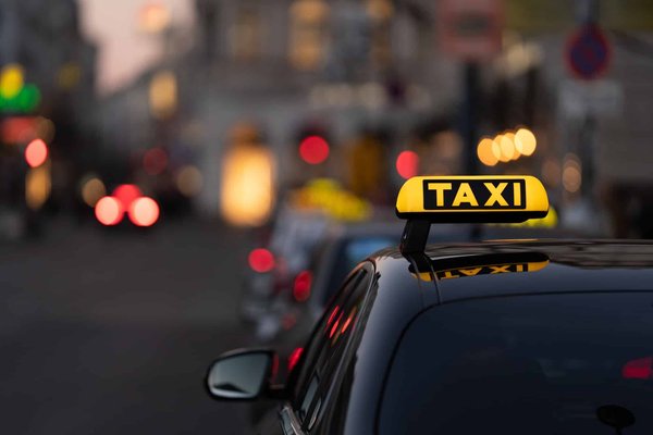 Bordeaux business taxi: votre partenaire de voyage professionnel